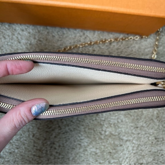 Louis Vuitton double zip pochette empreinte leather crème rose de bois rosewood - Picture 9 of 16